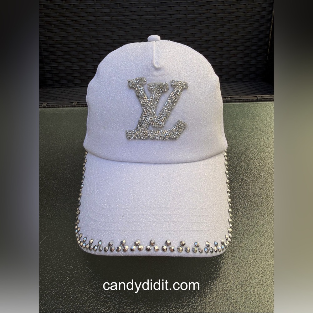 NWT Beautiful Handmade A Touch Of Sparkle Silver LV Logo White Ball Cap - Picture 4 of 10